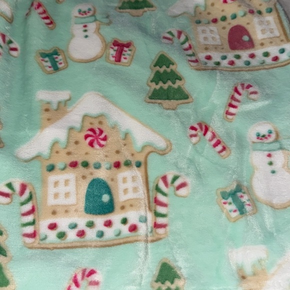 North Pole Cookie Co Christmas teal Gingerbread Plush Throw Blanket - Picture 2 of 6